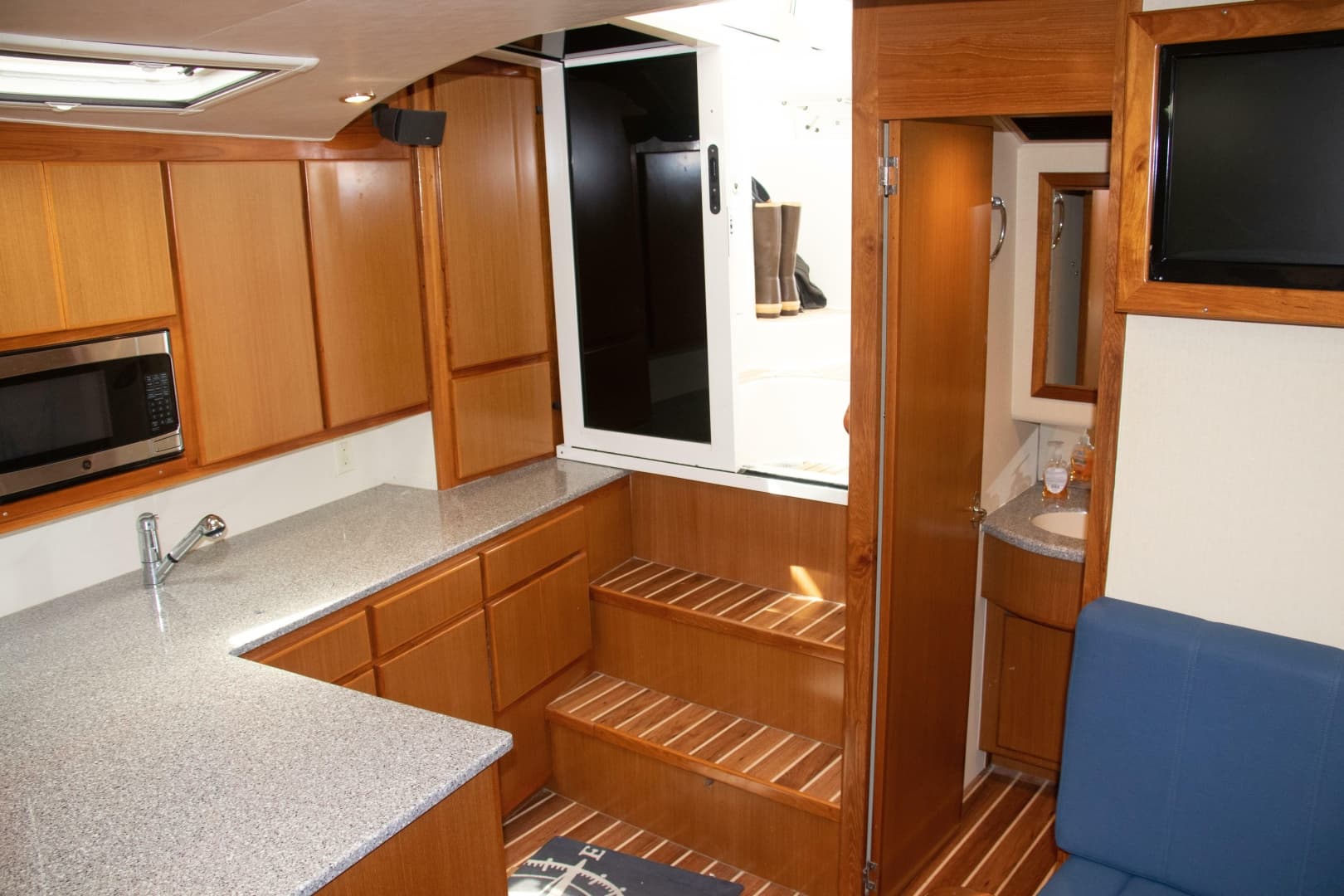 2013 Henriques 42 Express Hardtop