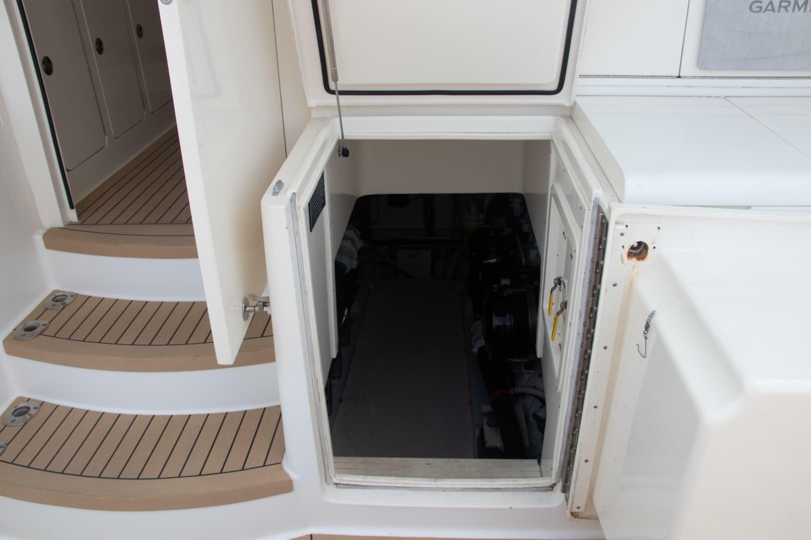 2013 Henriques 42 Express Hardtop
