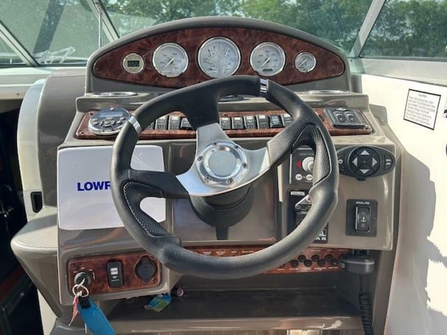 2013 Rinker 290 Express Cruiser