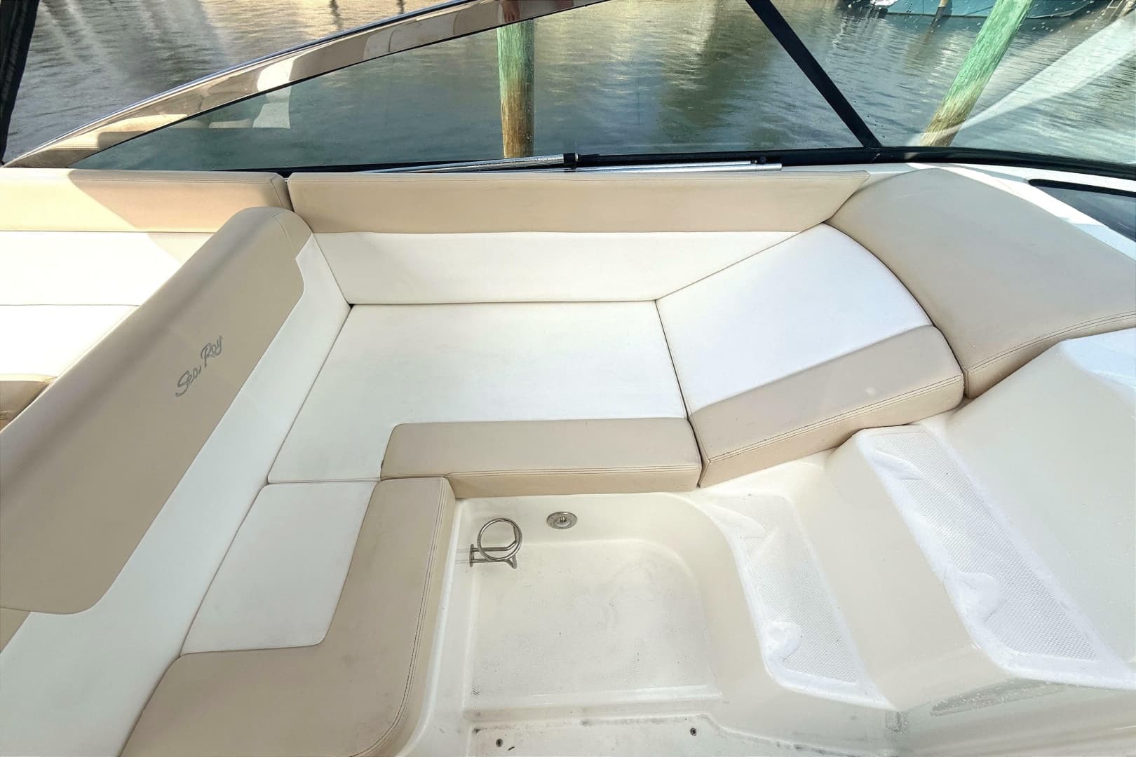 2013 Sea Ray 370 Venture