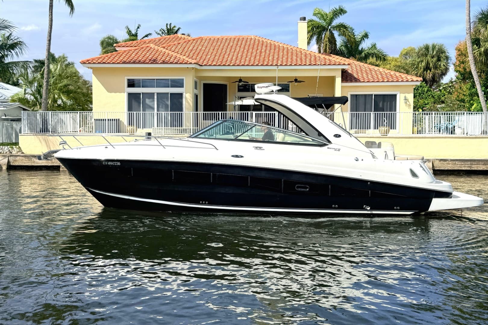 2013 Sea Ray 370 Venture