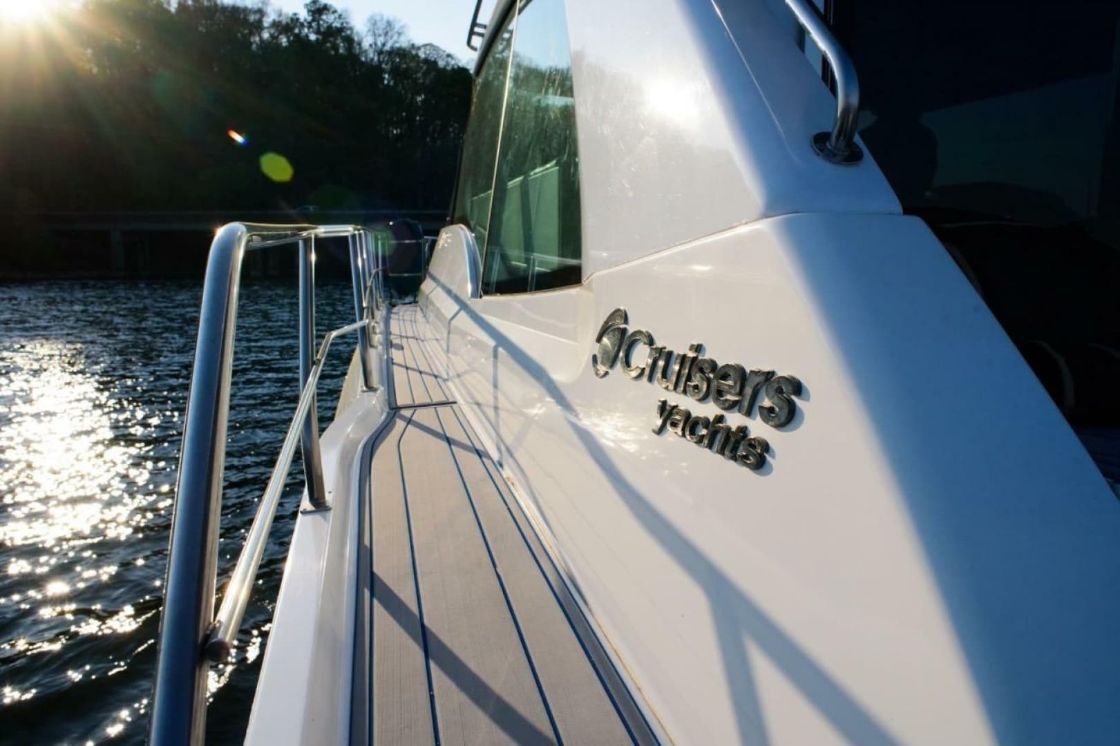 2012 Cruisers Yachts 48 Cantius