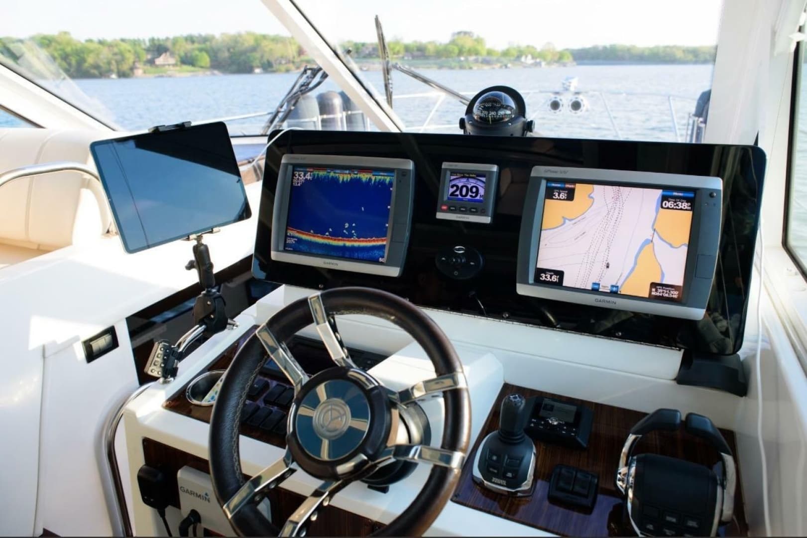 2012 Cruisers Yachts 48 Cantius