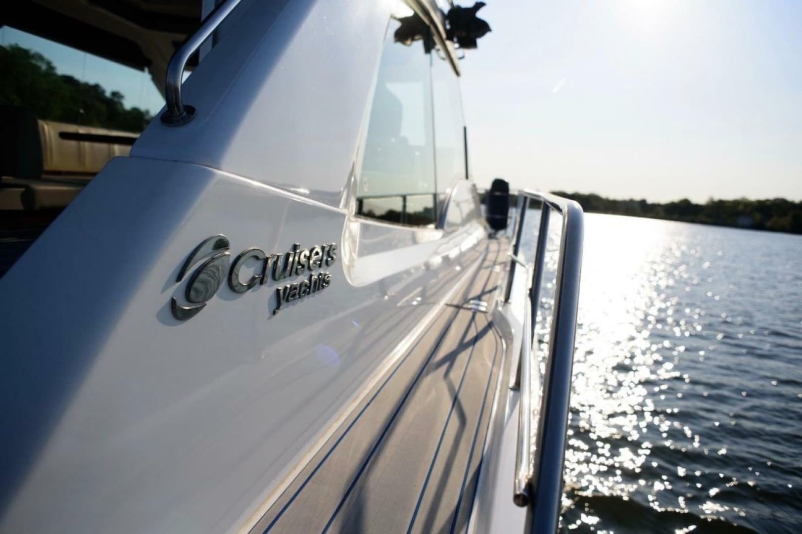 2012 Cruisers Yachts 48 Cantius