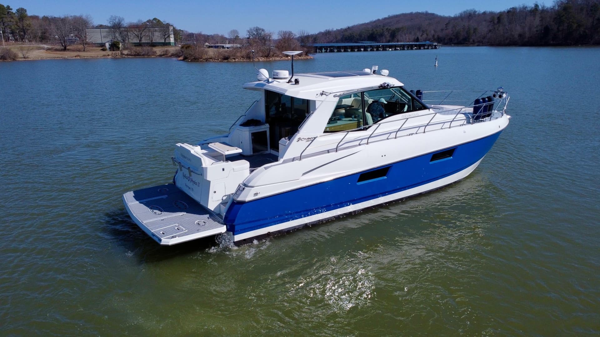 2012 Cruisers Yachts 48 Cantius