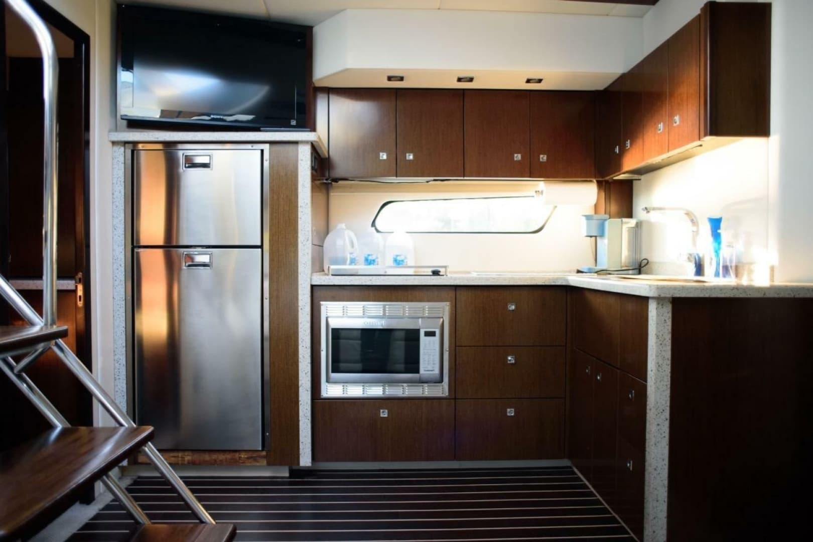 2012 Cruisers Yachts 48 Cantius