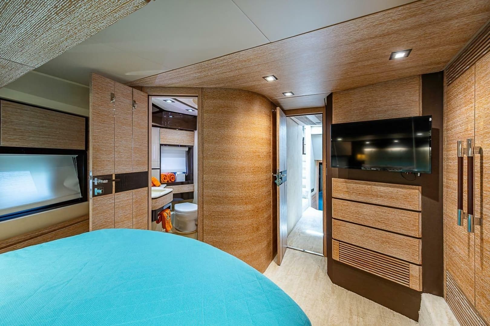 2011 Azimut 70