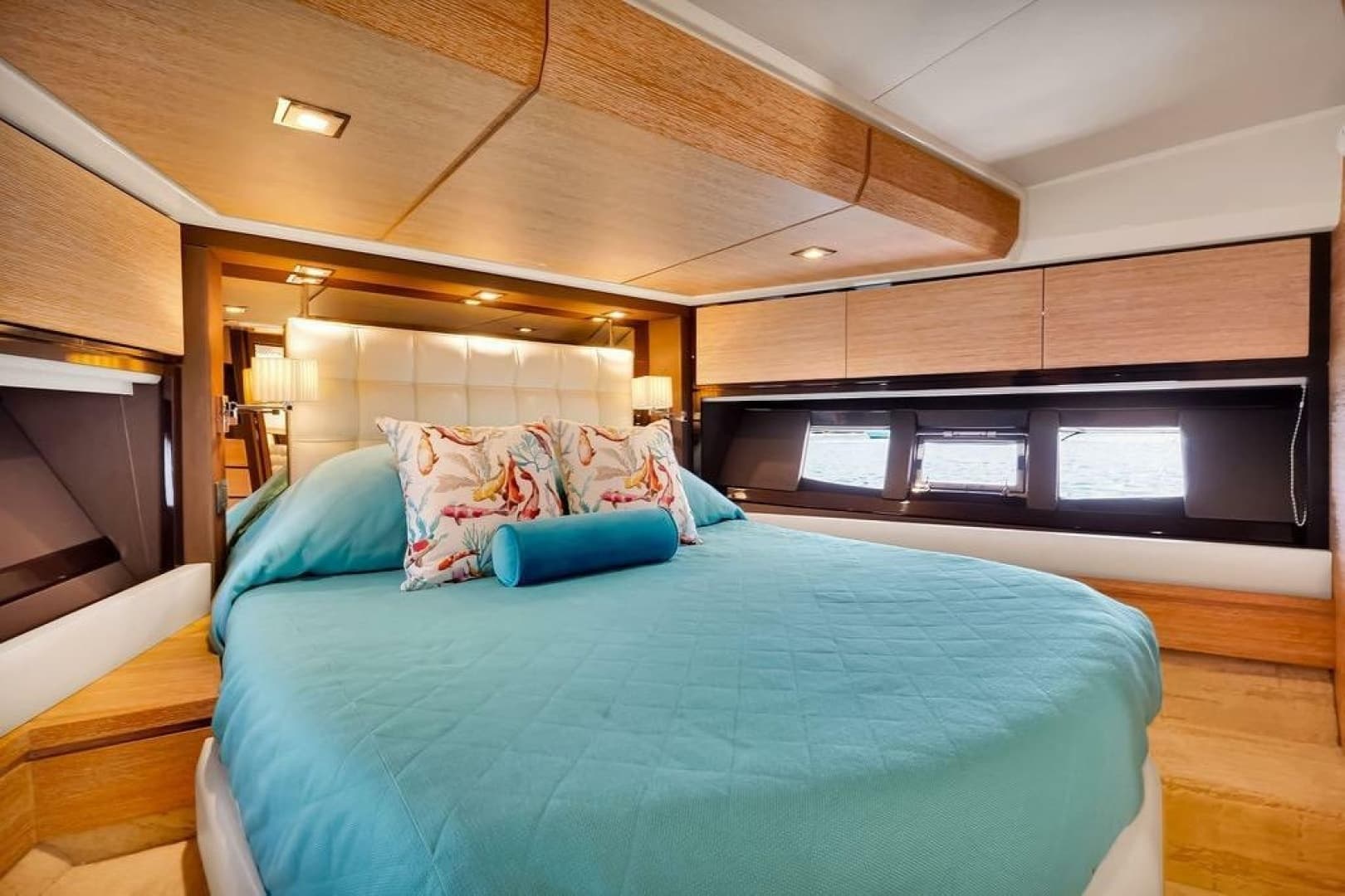 2011 Azimut 70