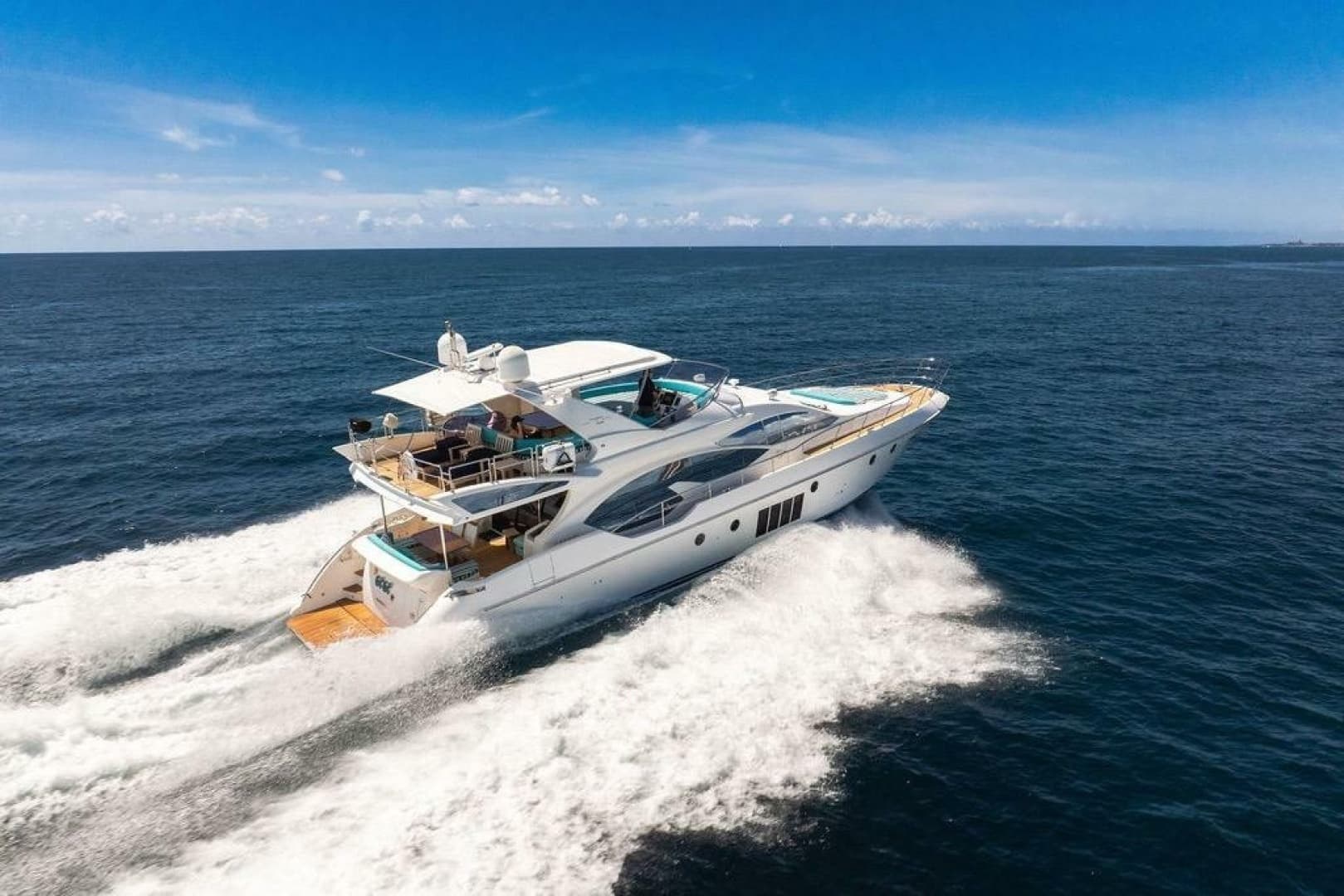 2011 Azimut 70