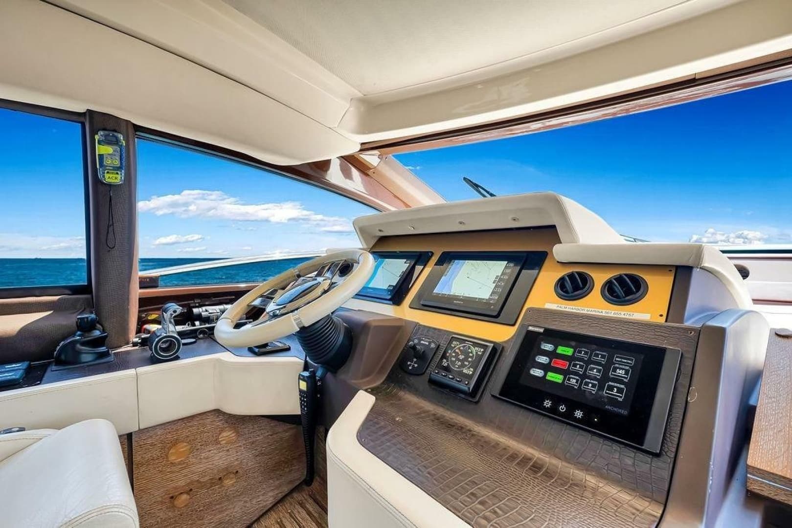 2011 Azimut 70