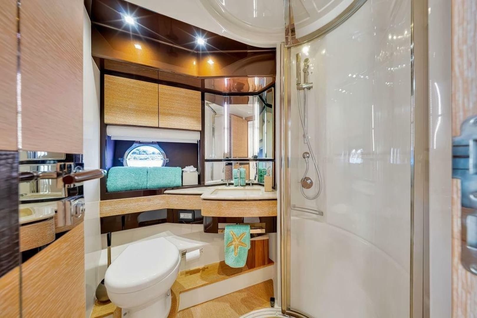2011 Azimut 70