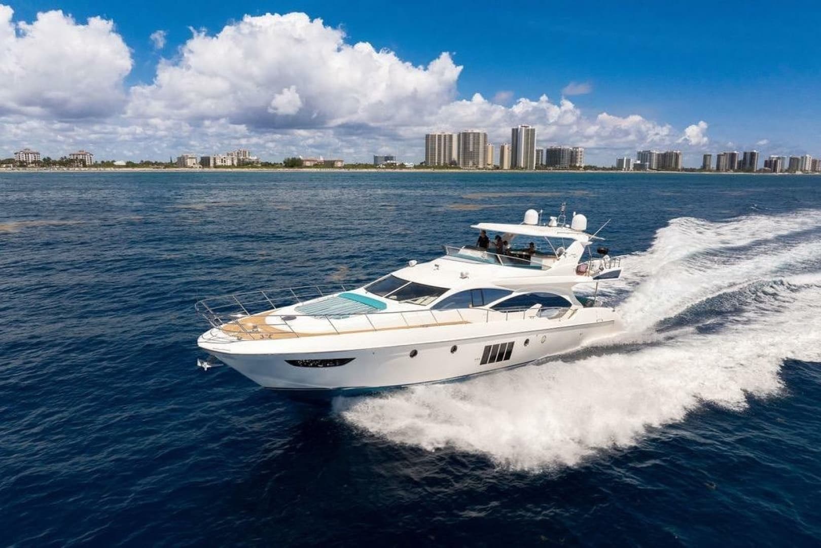 2011 Azimut 70