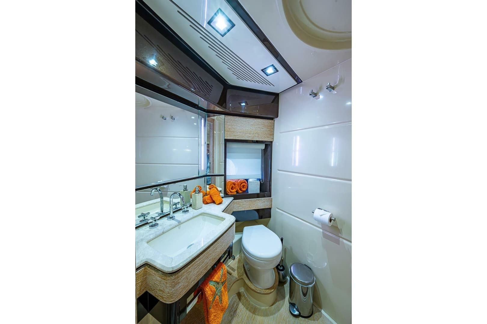 2011 Azimut 70