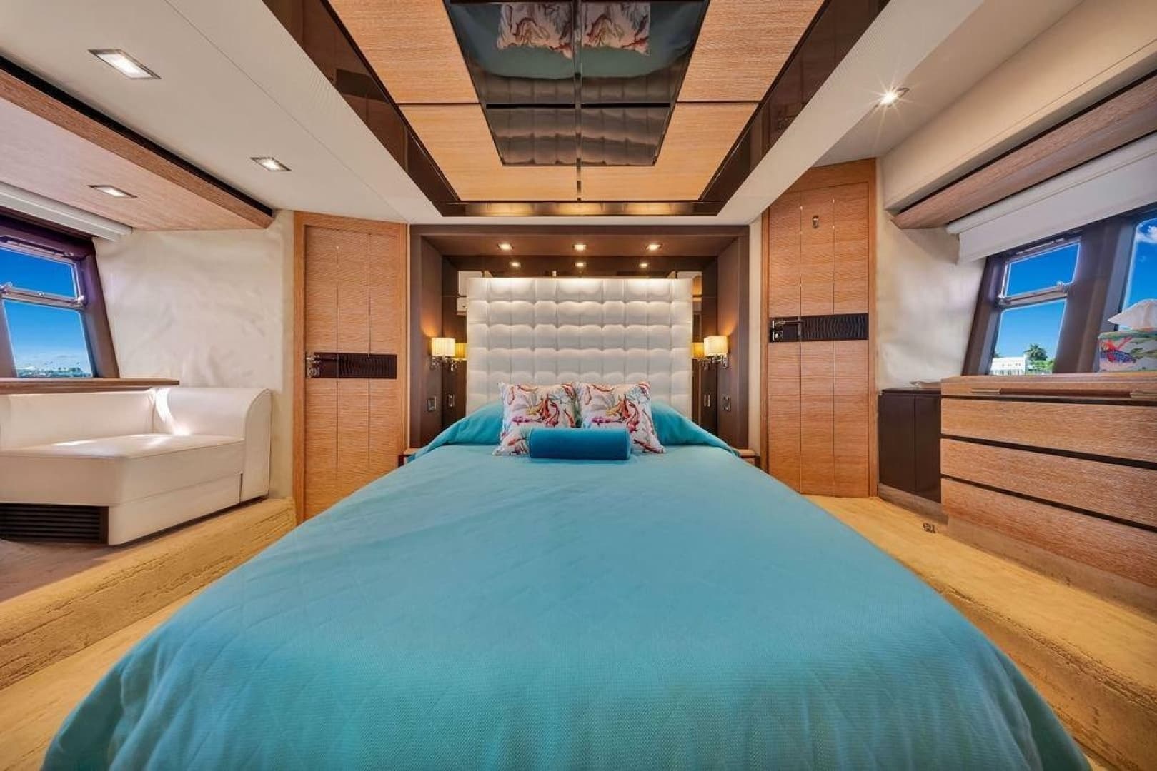 2011 Azimut 70