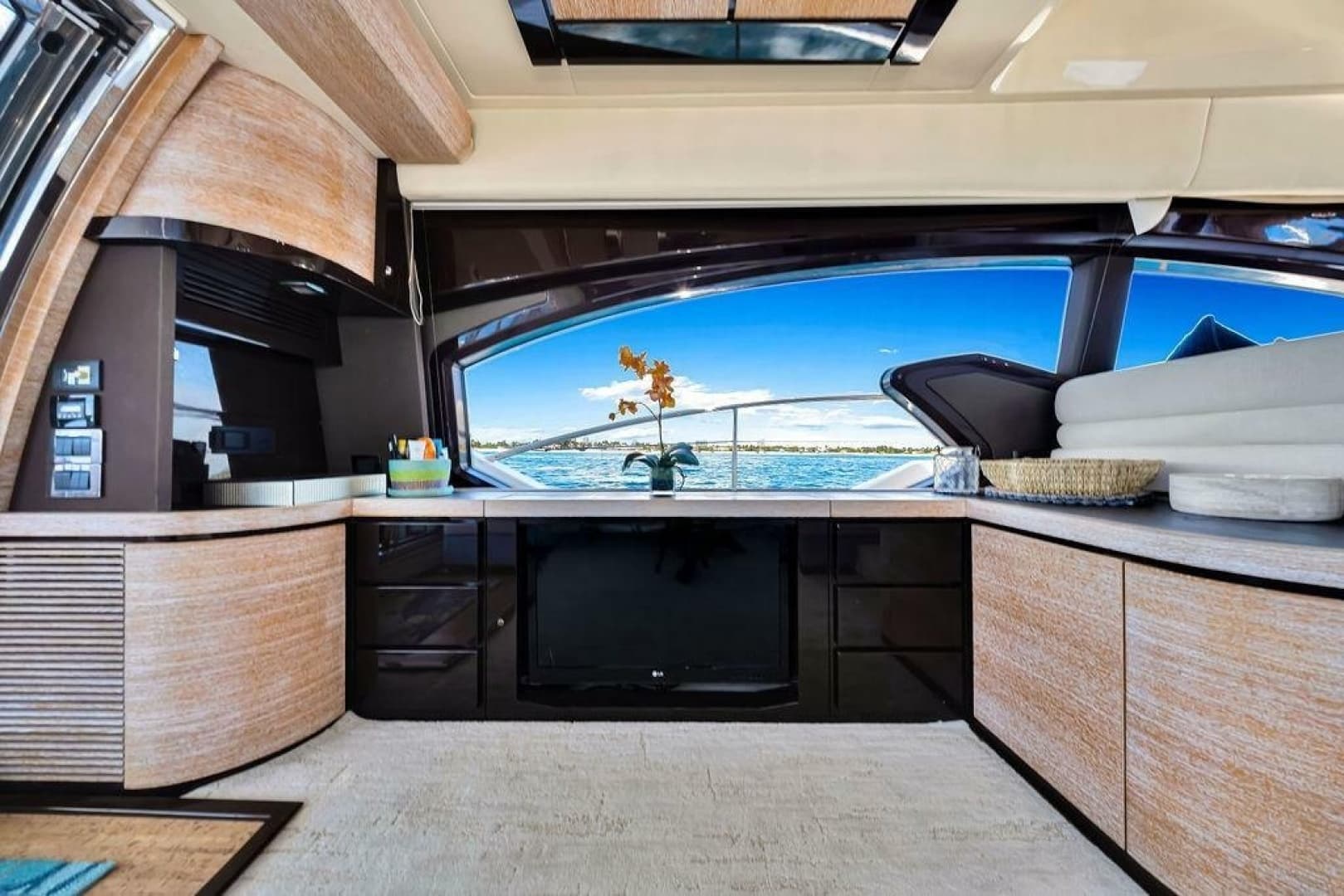 2011 Azimut 70