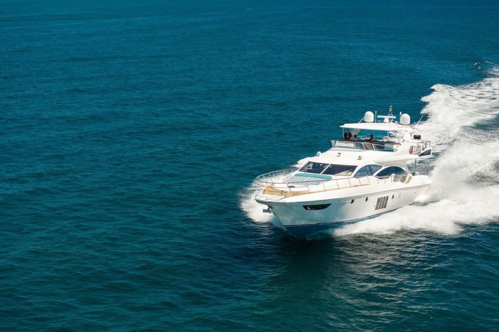 2011 Azimut 70