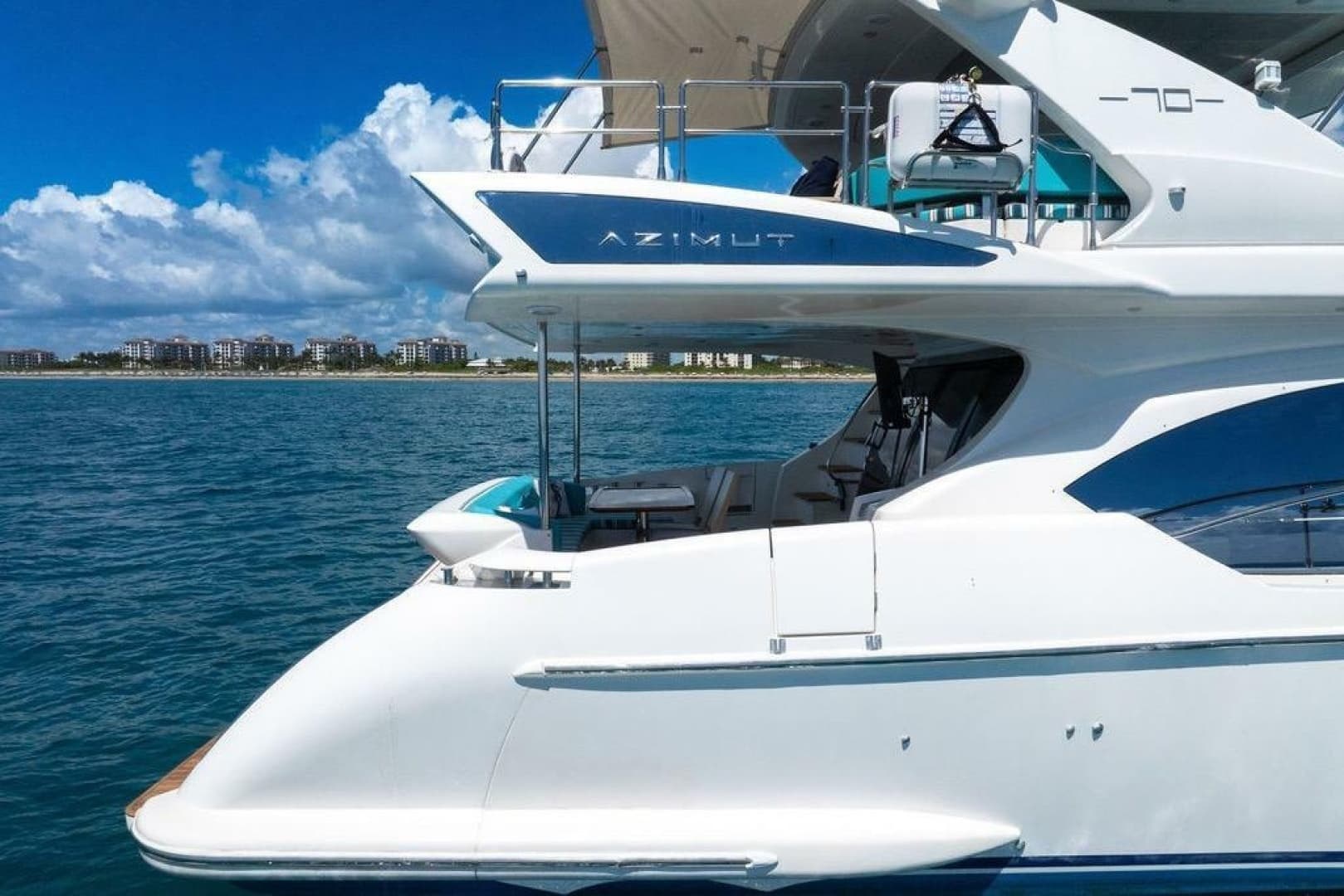 2011 Azimut 70