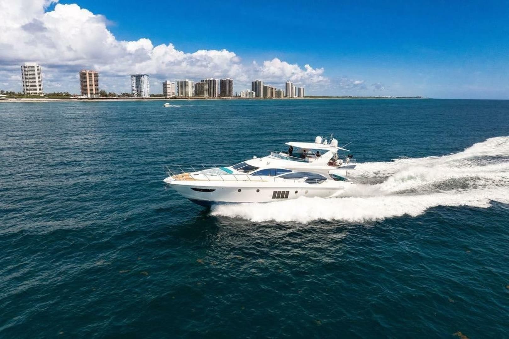 2011 Azimut 70