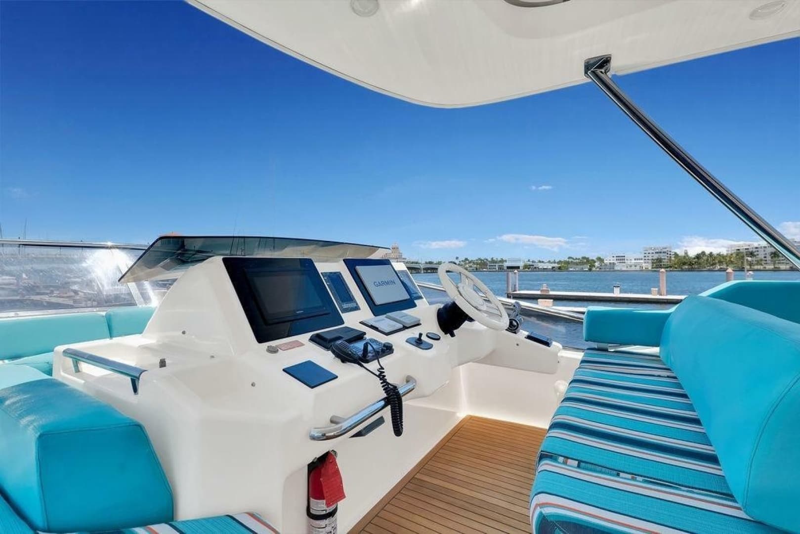 2011 Azimut 70
