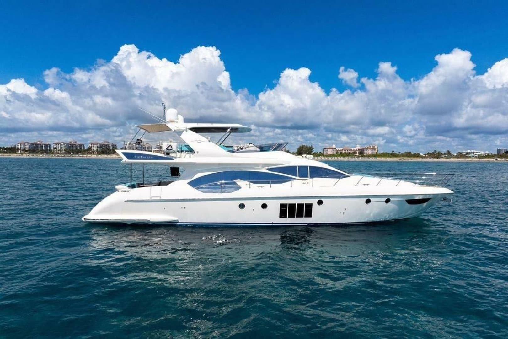 2011 Azimut 70