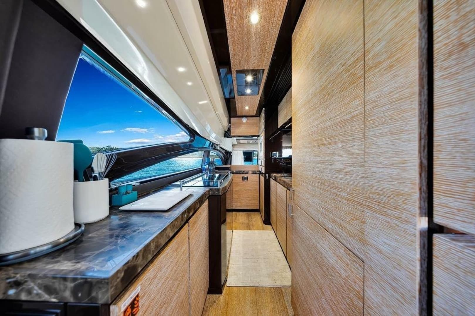 2011 Azimut 70