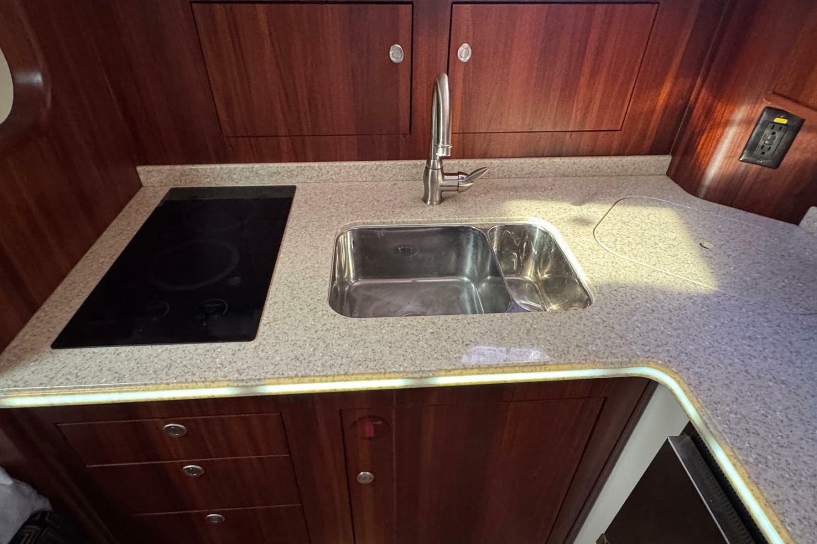 2011 Pursuit OS 375 Offshore