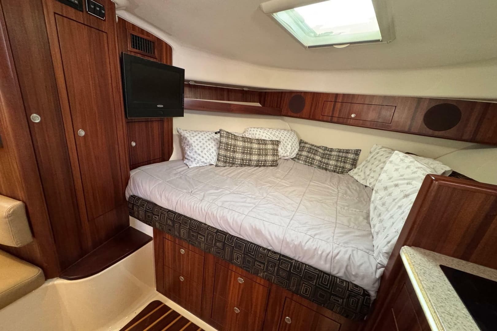 2011 Pursuit OS 375 Offshore