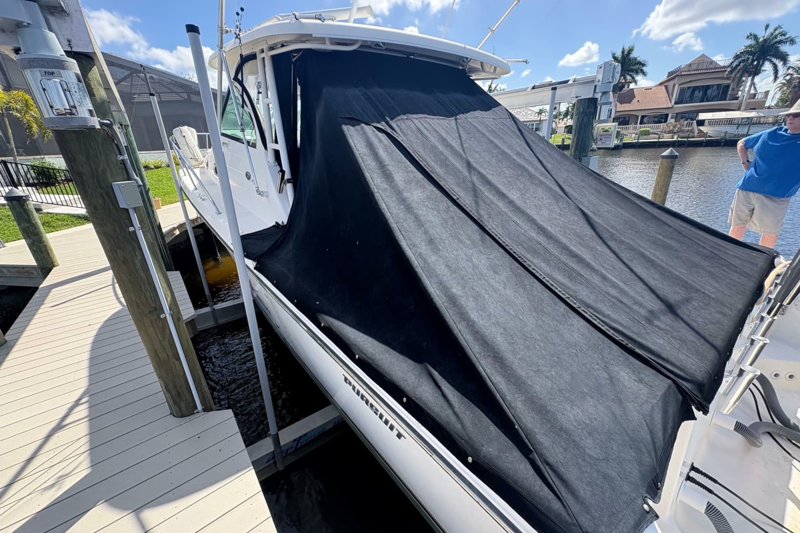 2011 Pursuit OS 375 Offshore