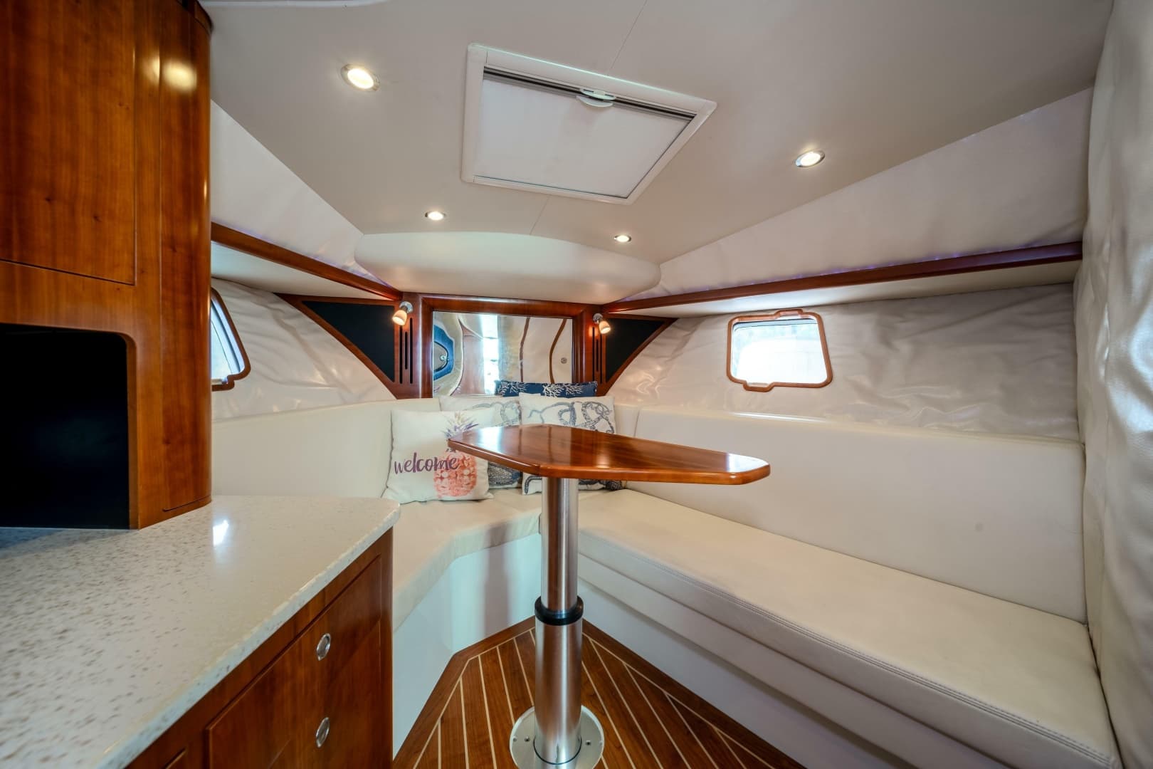 2011 SeaVee 430 Sportfish Express