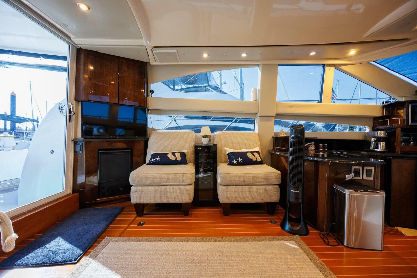 2010 Meridian 391 Sedan