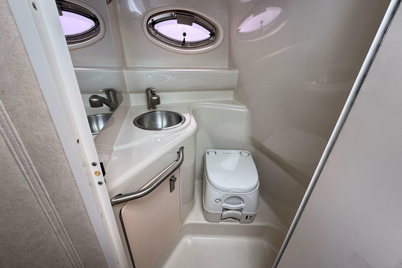 2010 Sea Ray 240 Sundancer