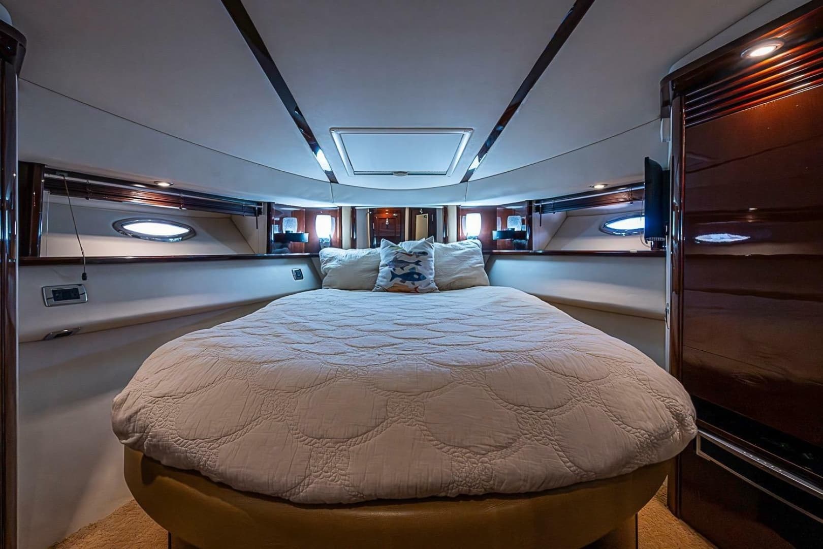 2010 Sea Ray 52 Sedan Bridge