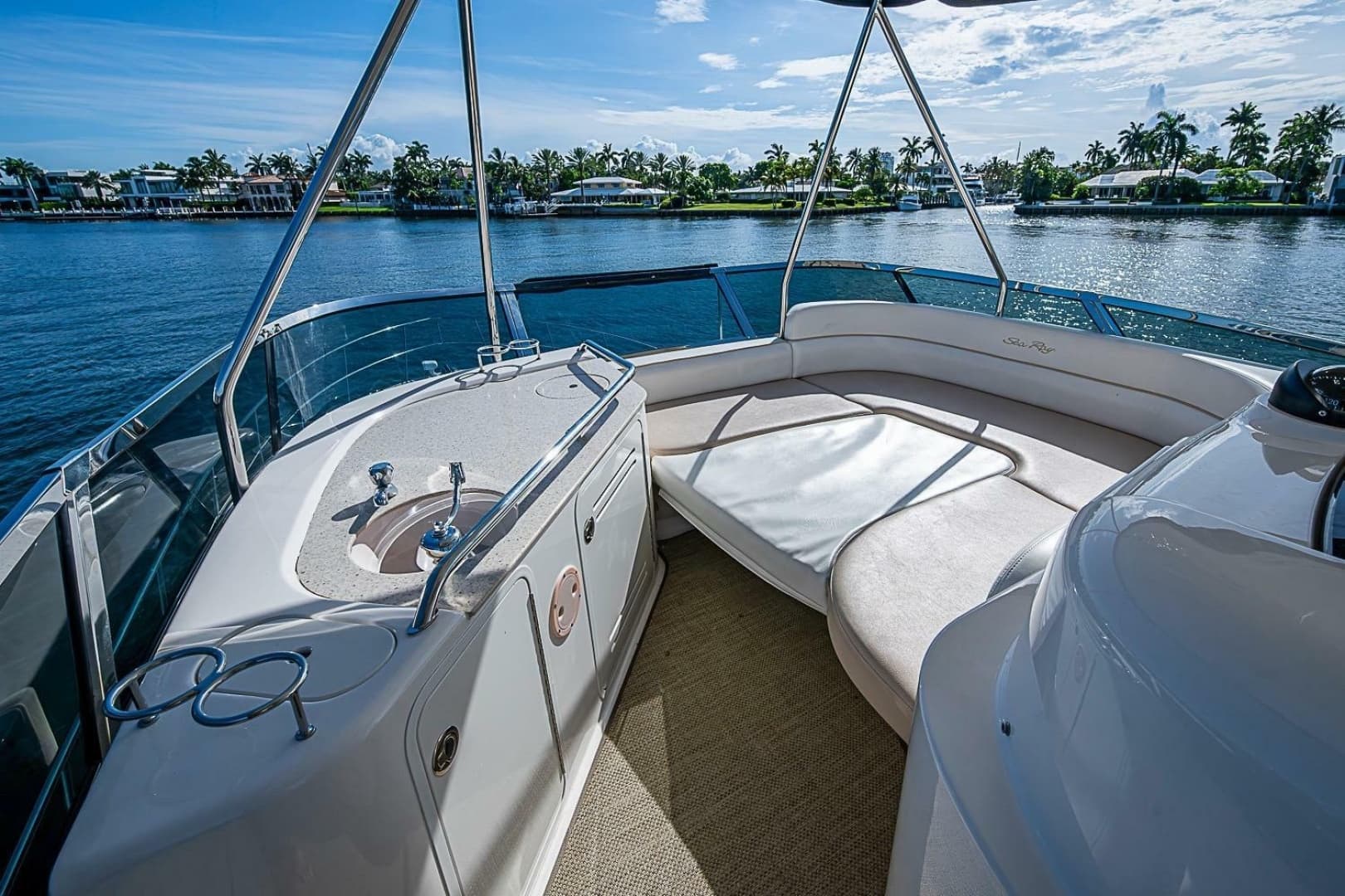 2010 Sea Ray 520 Sedan Bridge