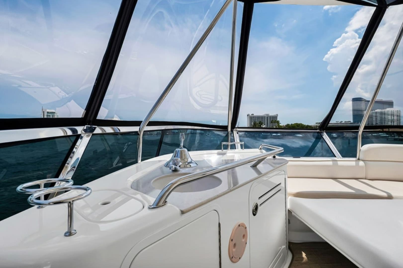 2010 Sea Ray 52 Sedan Bridge