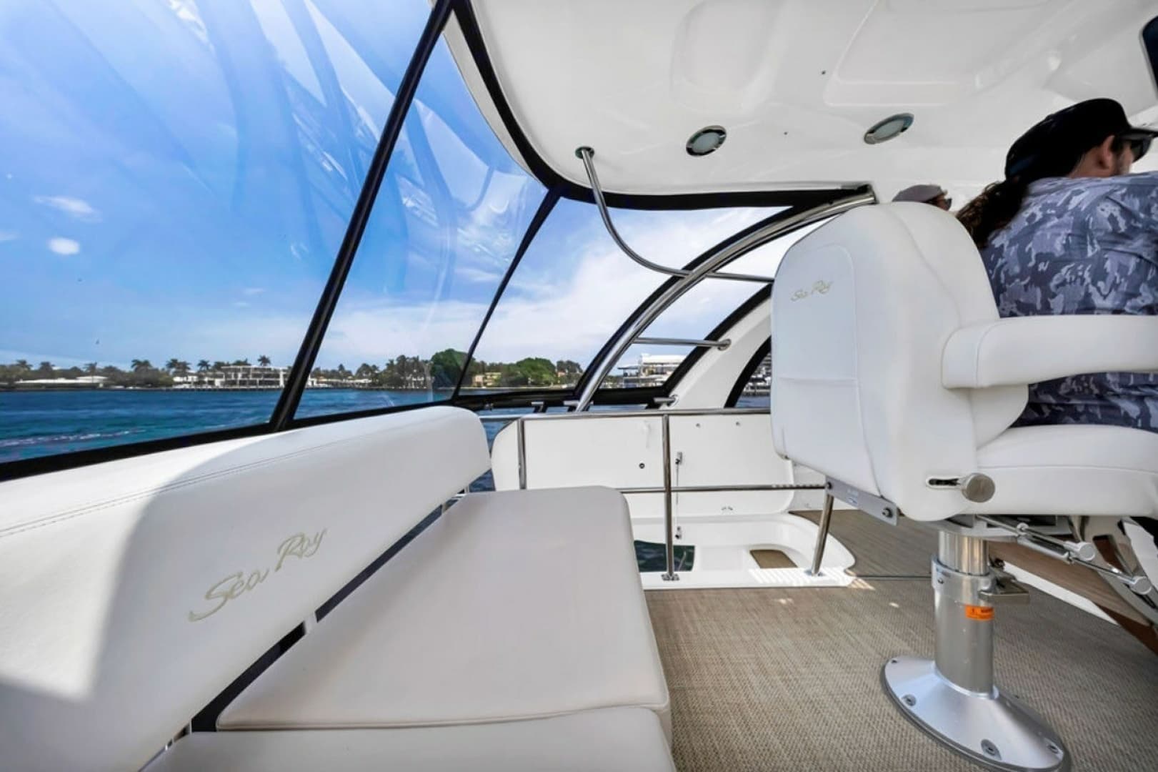 2010 Sea Ray 52 Sedan Bridge