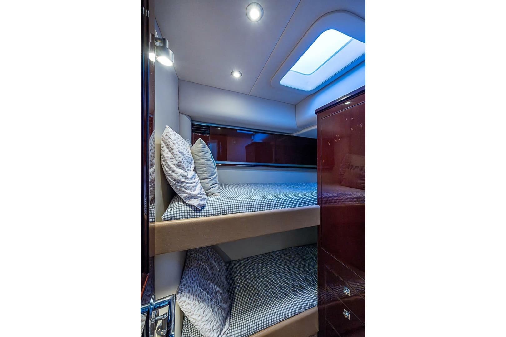 2010 Sea Ray 52 Sedan Bridge