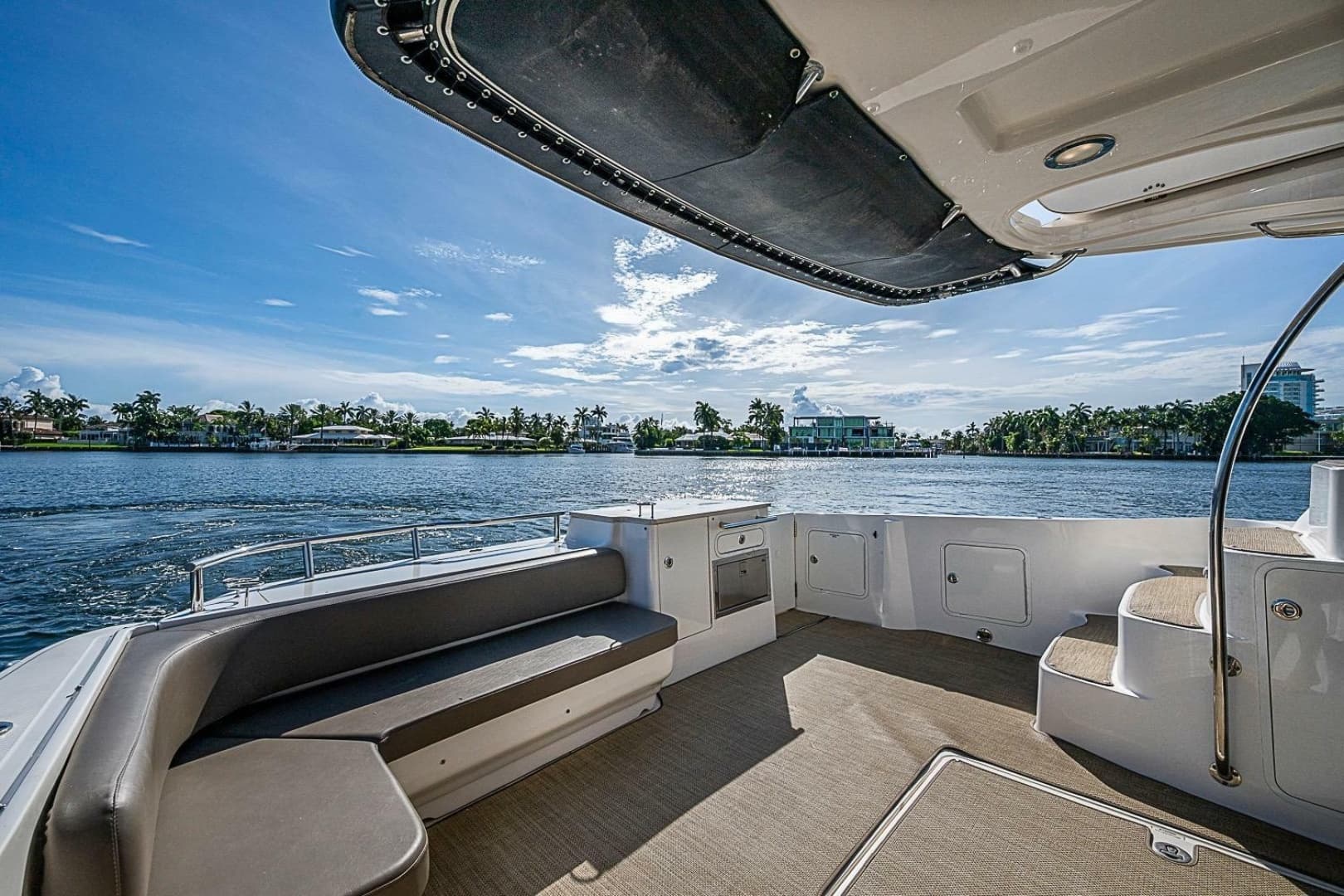 2010 Sea Ray 52 Sedan Bridge