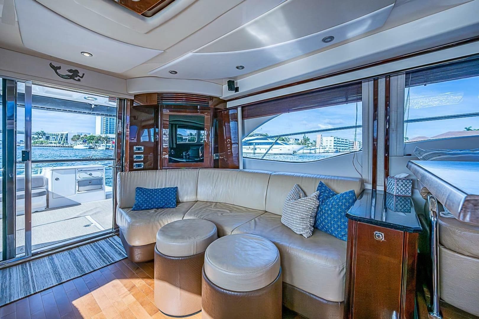 2010 Sea Ray 52 Sedan Bridge