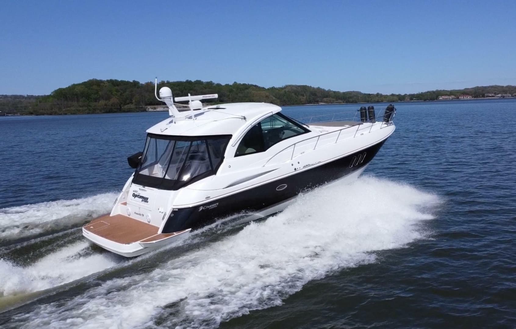 2009 Cruisers Yachts 420 Sports Coupe
