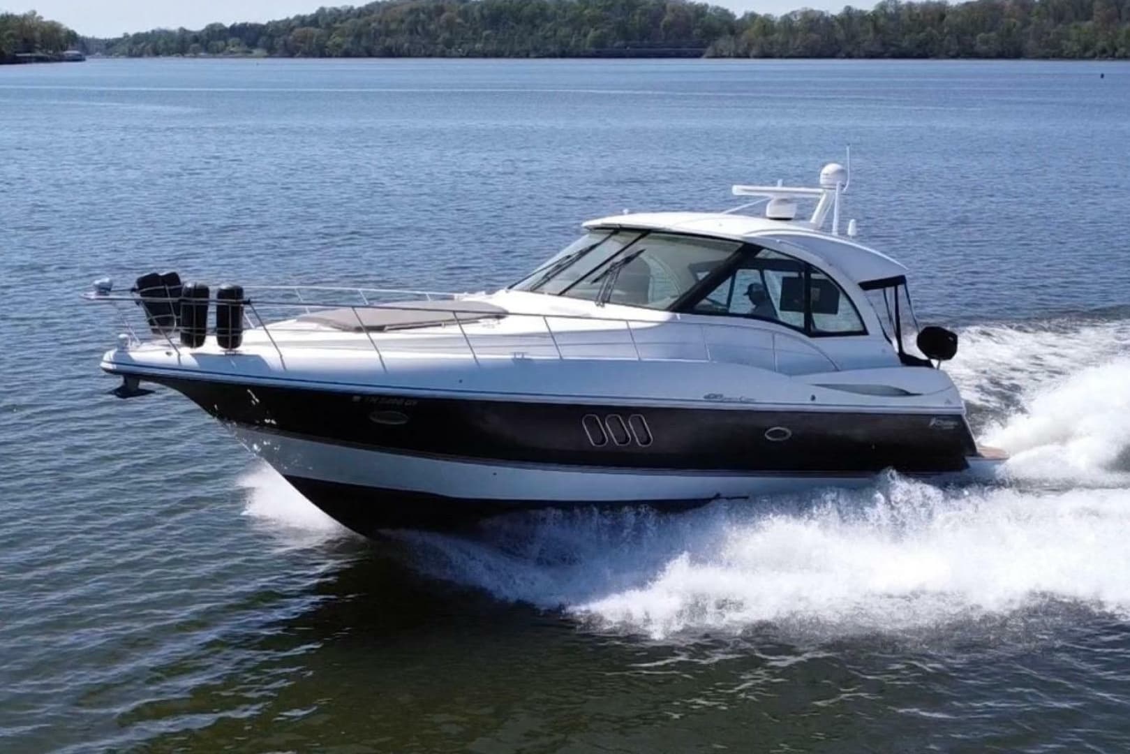 2009 Cruisers Yachts 420 Sports Coupe