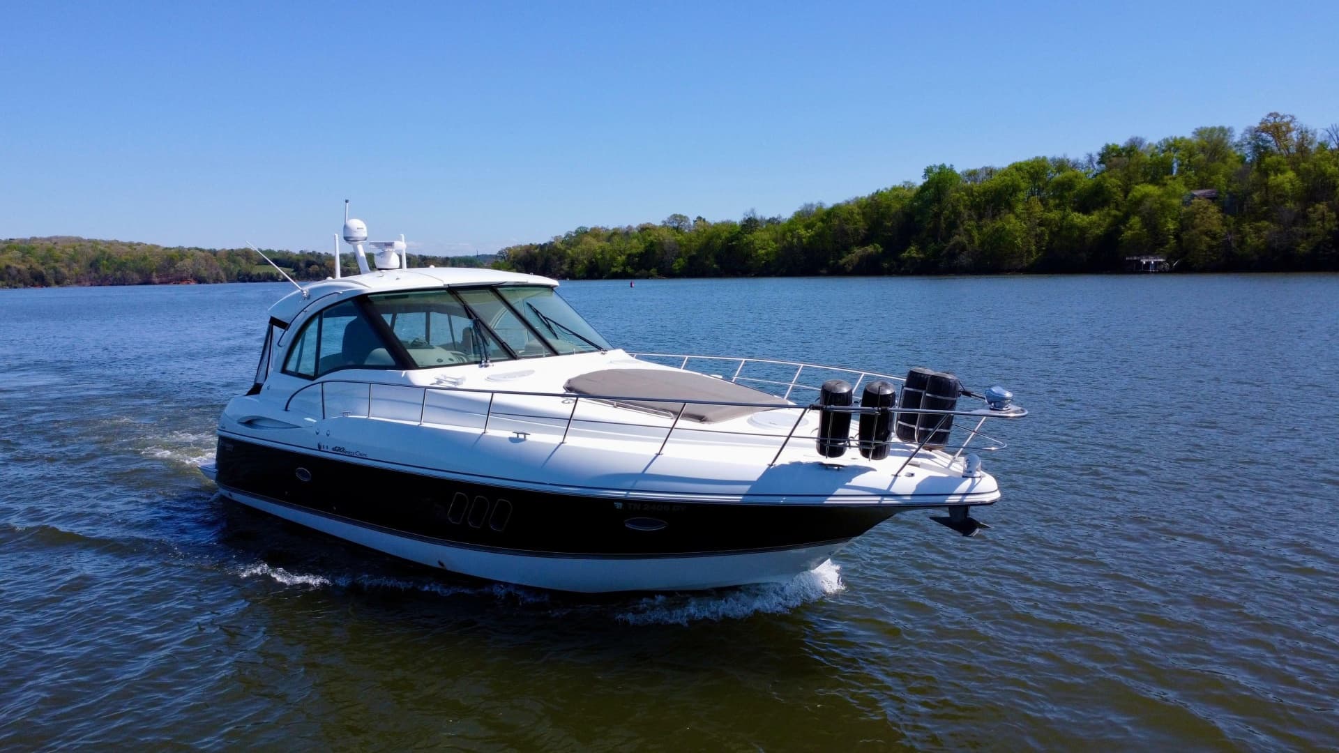 2009 Cruisers Yachts 420 Sports Coupe