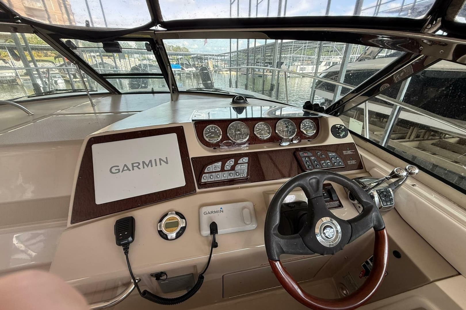 2009 Sea Ray Sundancer 350
