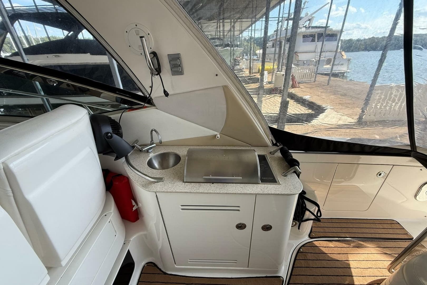 2009 Sea Ray Sundancer 350
