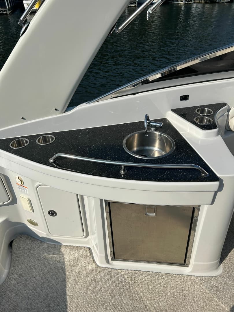 2008 Crownline 300 LS
