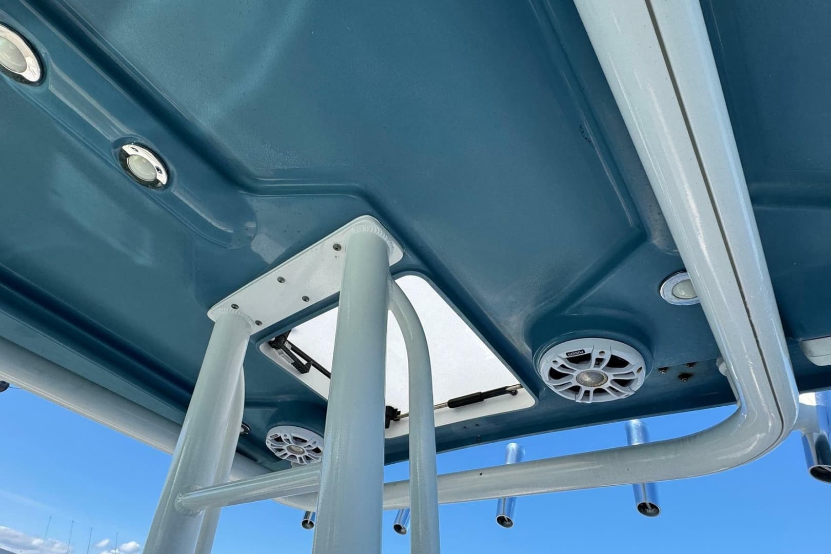 2008 Everglades 350 Center Console