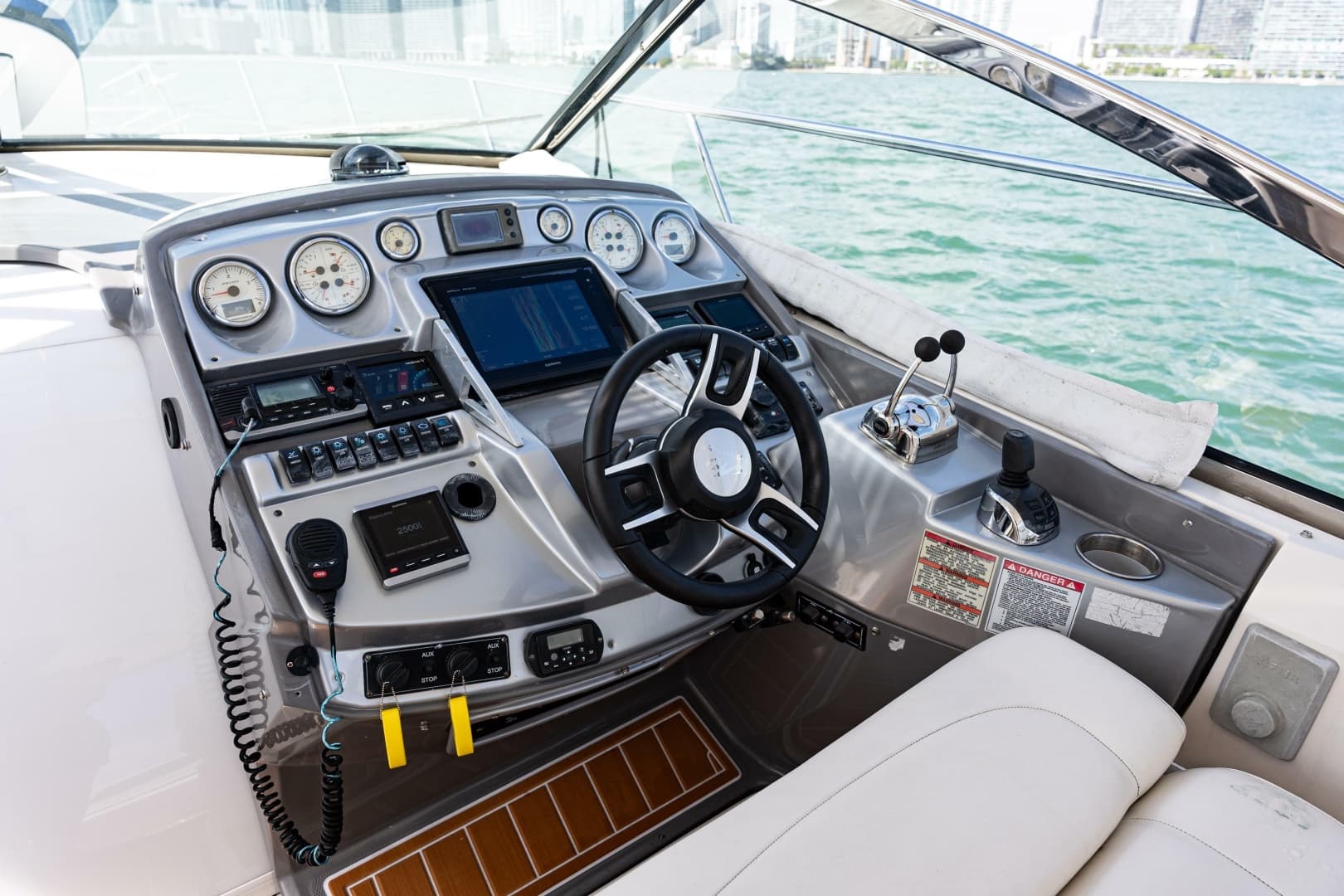 2008 Monterey 400 Sport Yacht