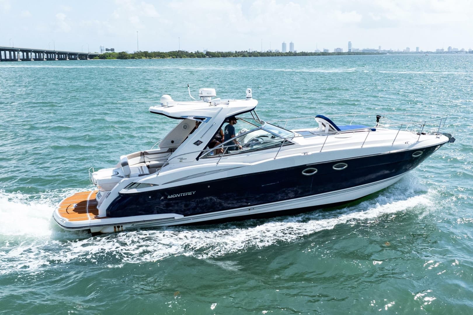 2008 Monterey 400 Sport Yacht