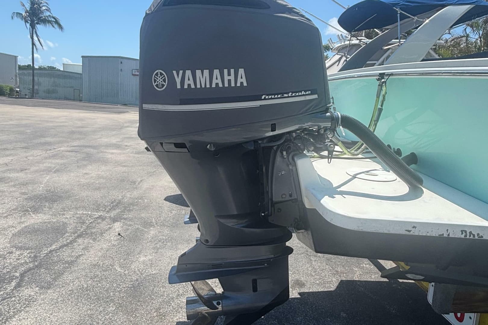 2008 Regulator 26 Forward Seating