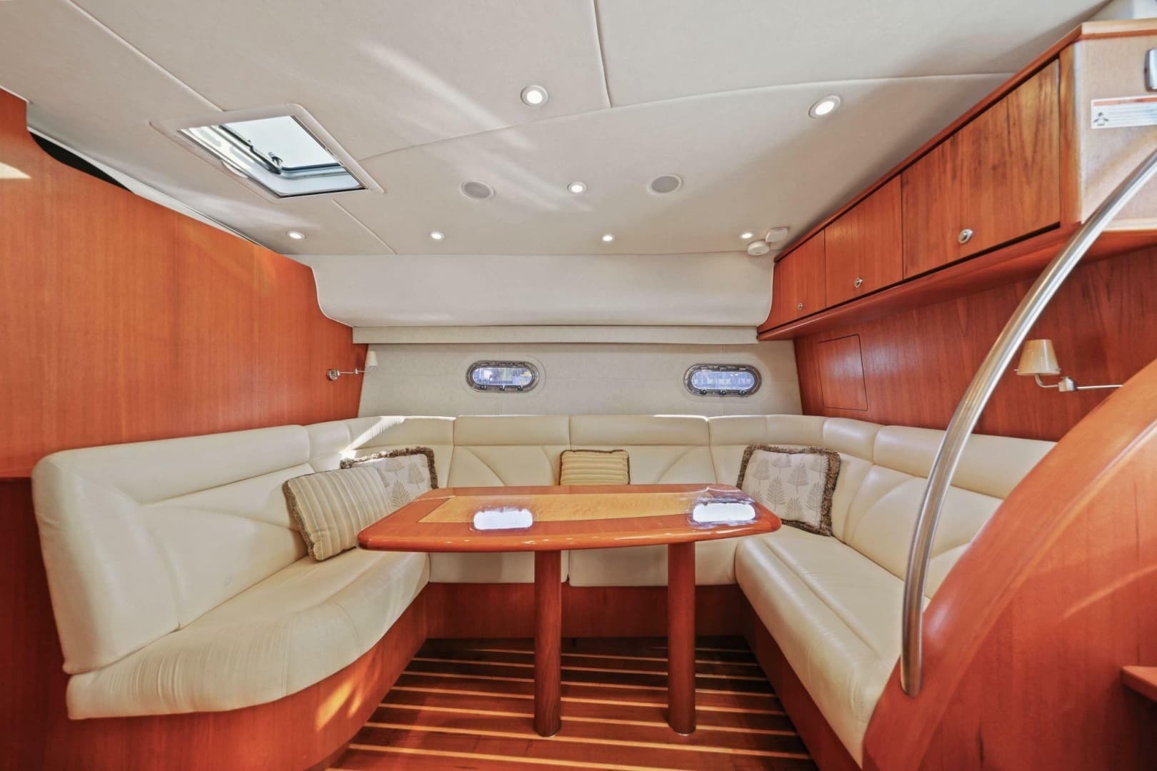 2008 Tiara Yachts 4300 Sovran