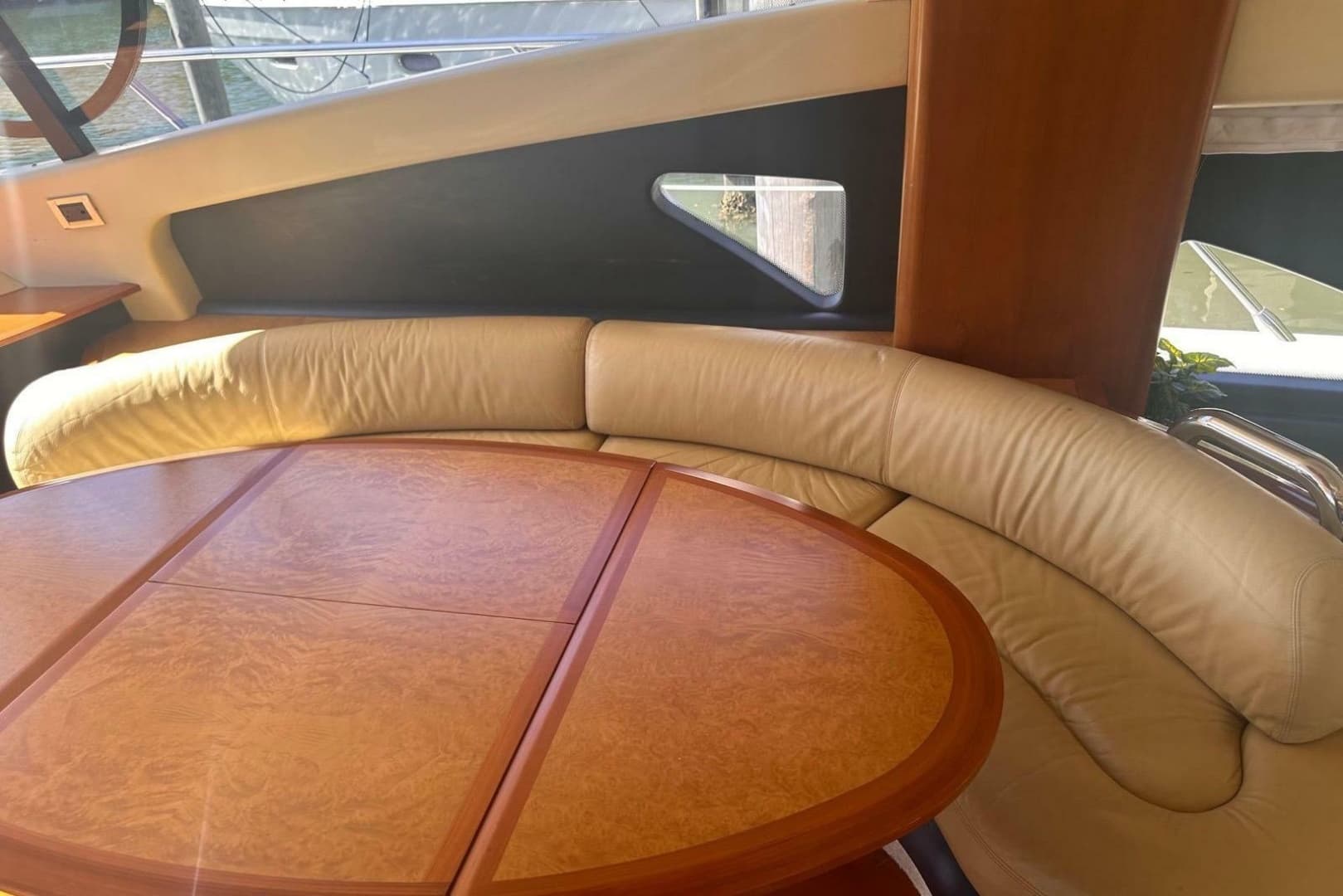 2007 Azimut 55E
